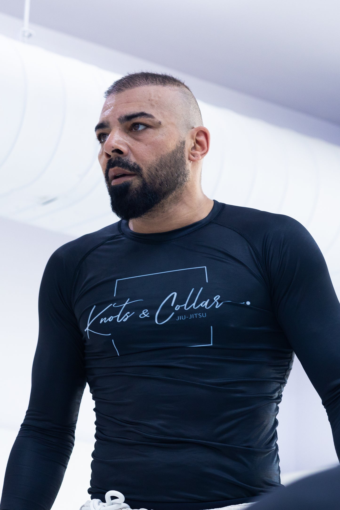 Knots & Collar Rashguard: Feather-Light, Breathable, and Stylish – Free T-Shirt Offer Until June 22nd!