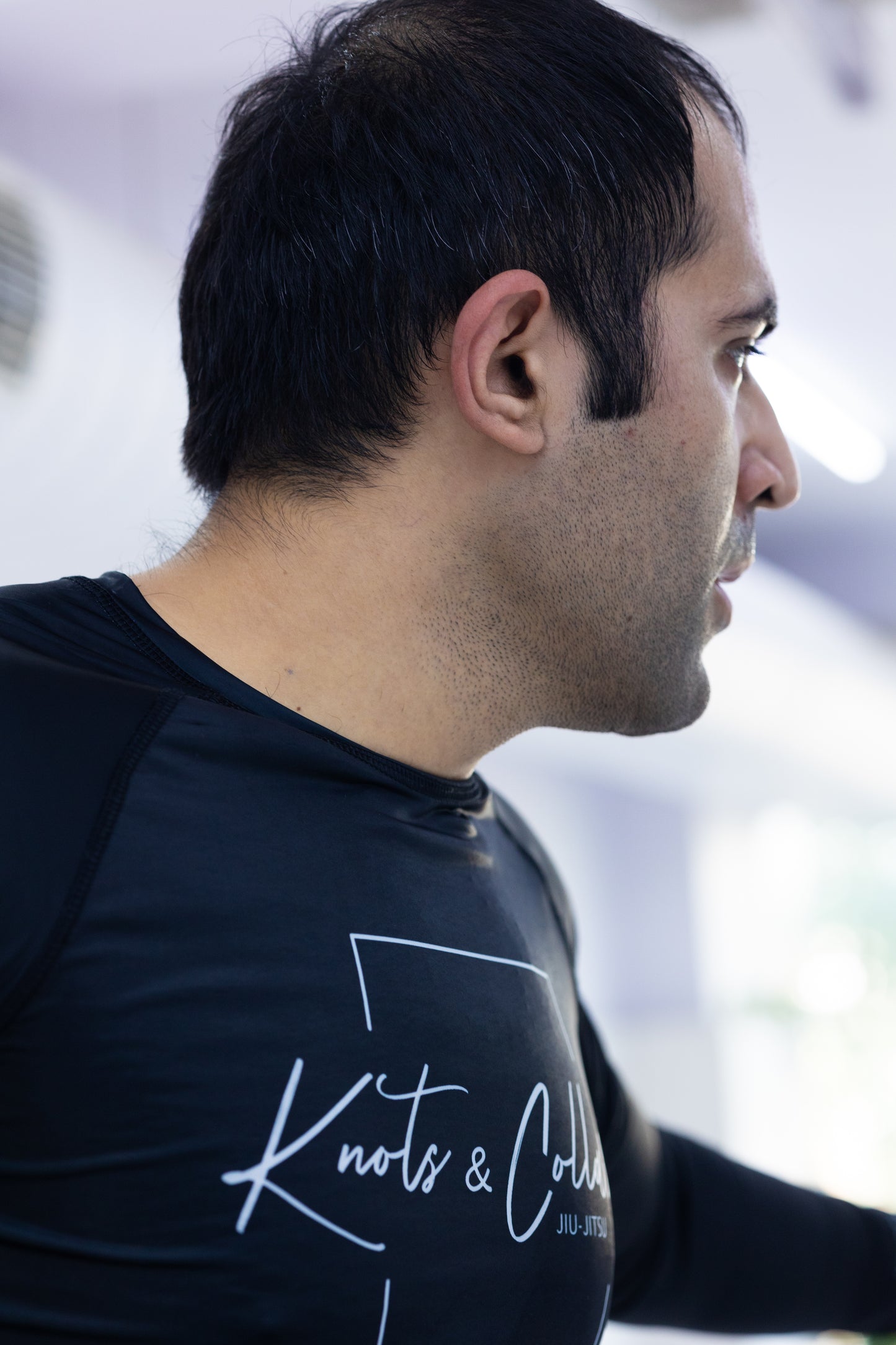 Knots & Collar Rashguard: Feather-Light, Breathable, and Stylish – Free T-Shirt Offer Until June 22nd!