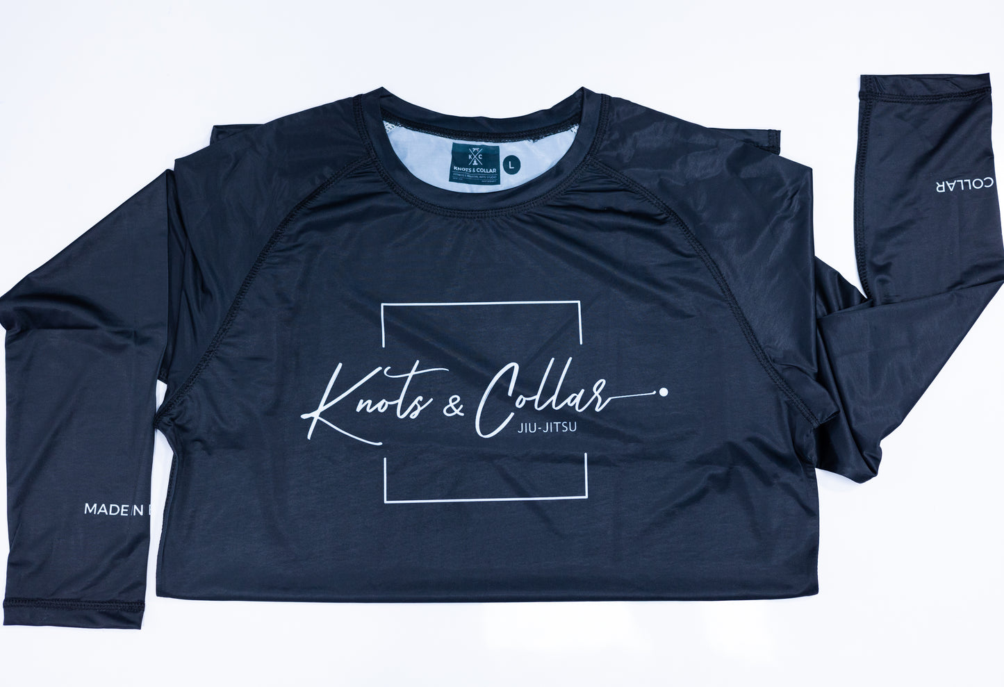 Knots & Collar Rashguard: Feather-Light, Breathable, and Stylish – Free T-Shirt Offer Until June 22nd!